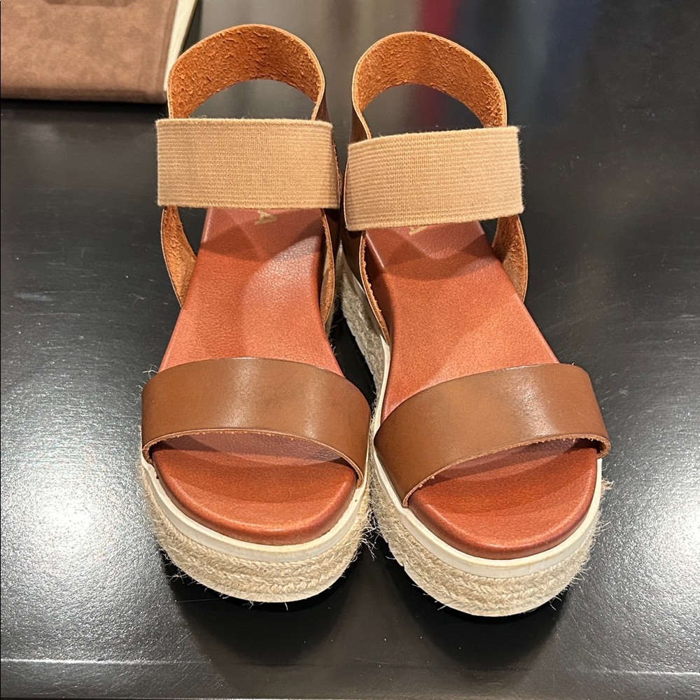 MIA Two-Tone Espadrille Sandals